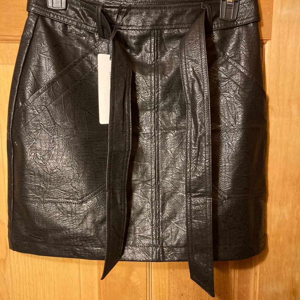 NWT Faux Leather Belted Mini Skirt - Picture 4 of 8
